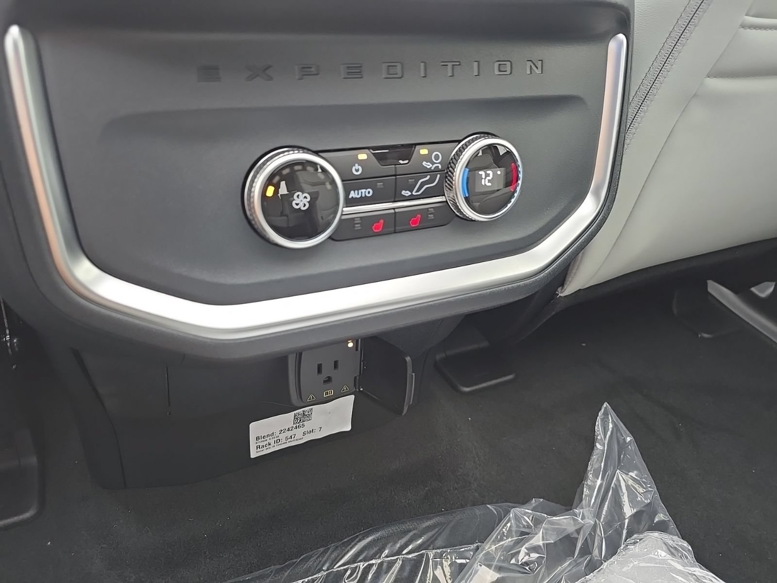 New 2027 Ford Expedition Platinum AWD/4WD image 42