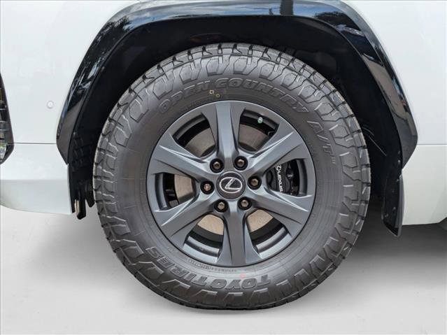 New 2025 Lexus LX 700h Overtrail image 9