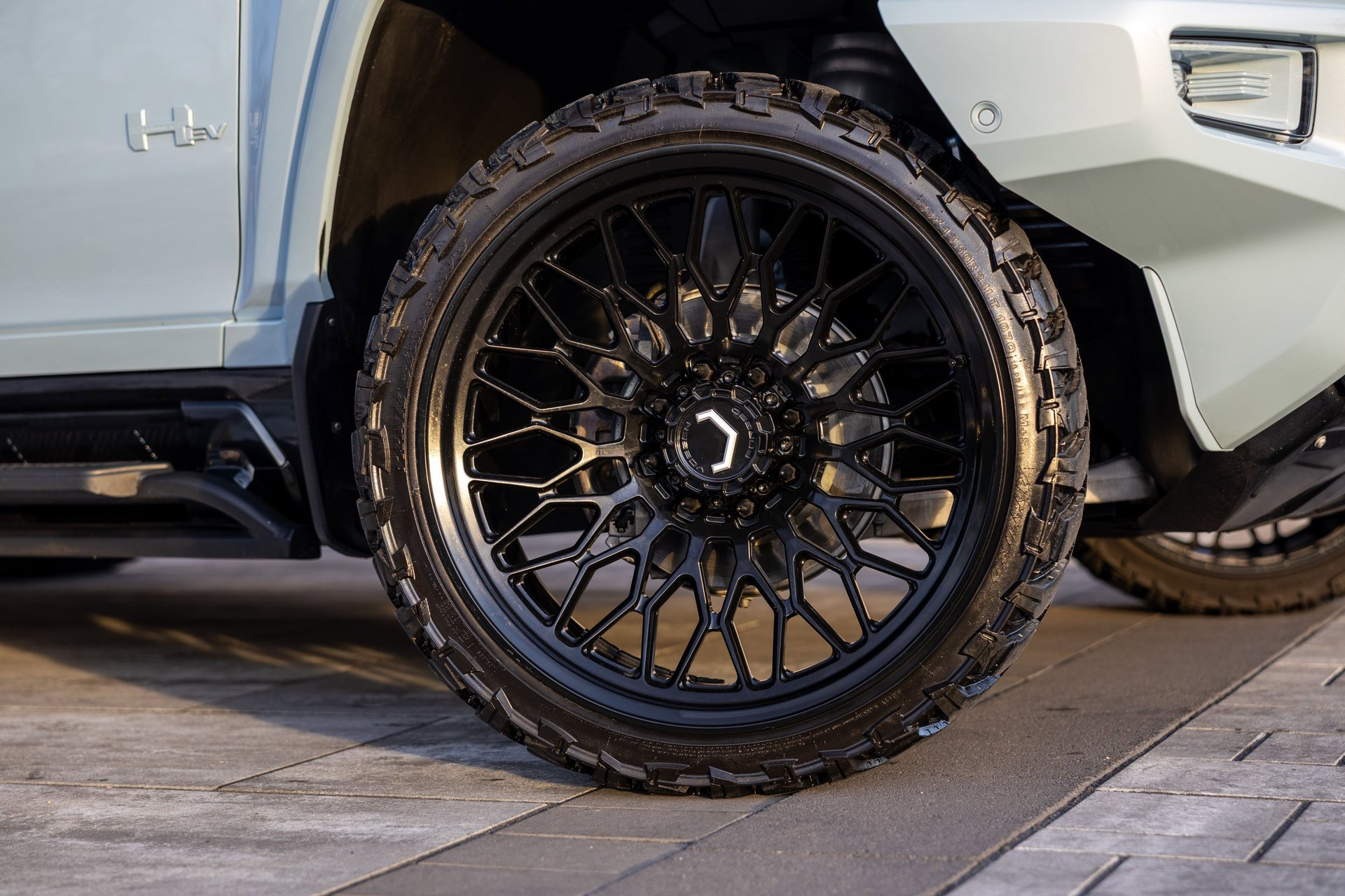 Used 2024 GMC Hummer EV 3X w/ Extreme Off-Road Package image 4