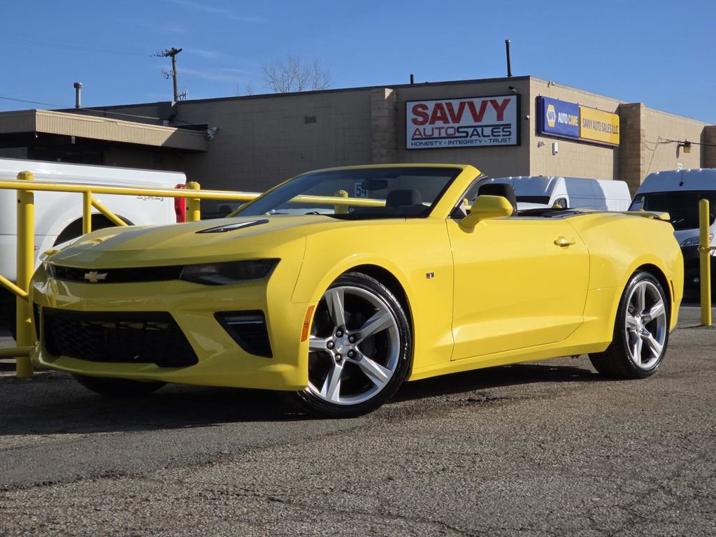 Used 2017 Chevrolet Camaro SS image 2
