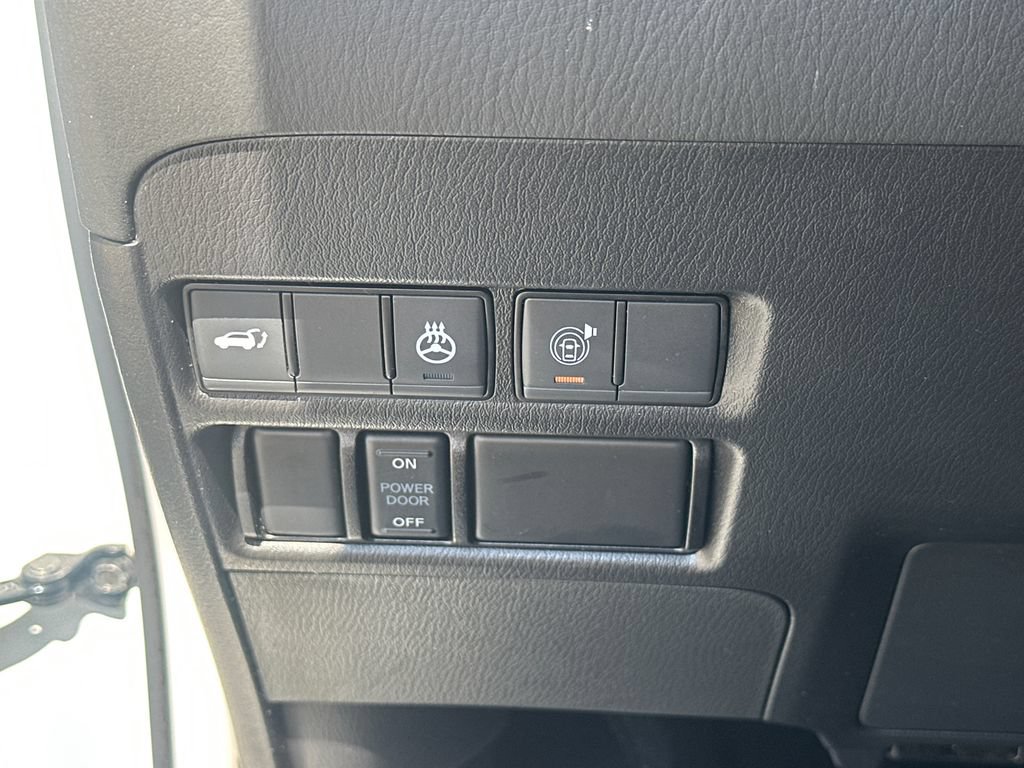 Used 2024 Nissan Armada Platinum w/ Captain's Chairs Package RWD image 31