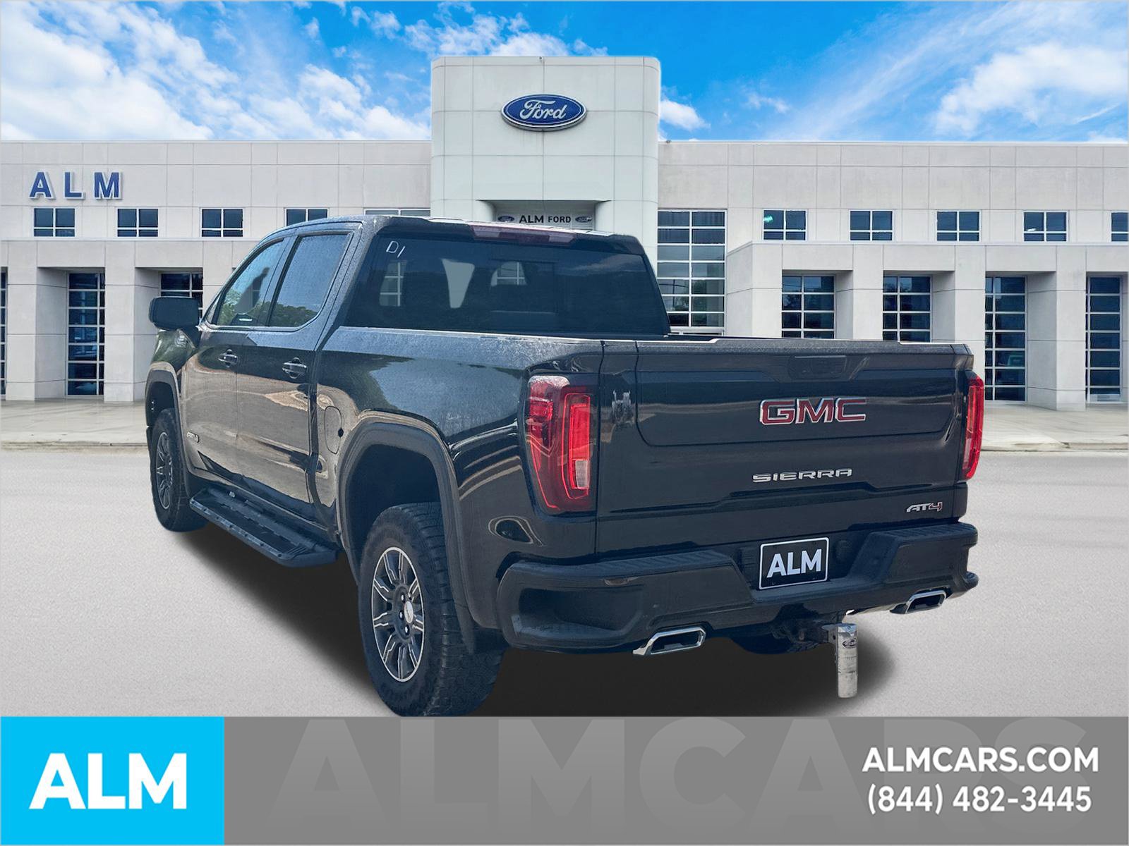 Used 2024 GMC Sierra 1500 AT4 w/ Technology Package AWD/4WD image 8