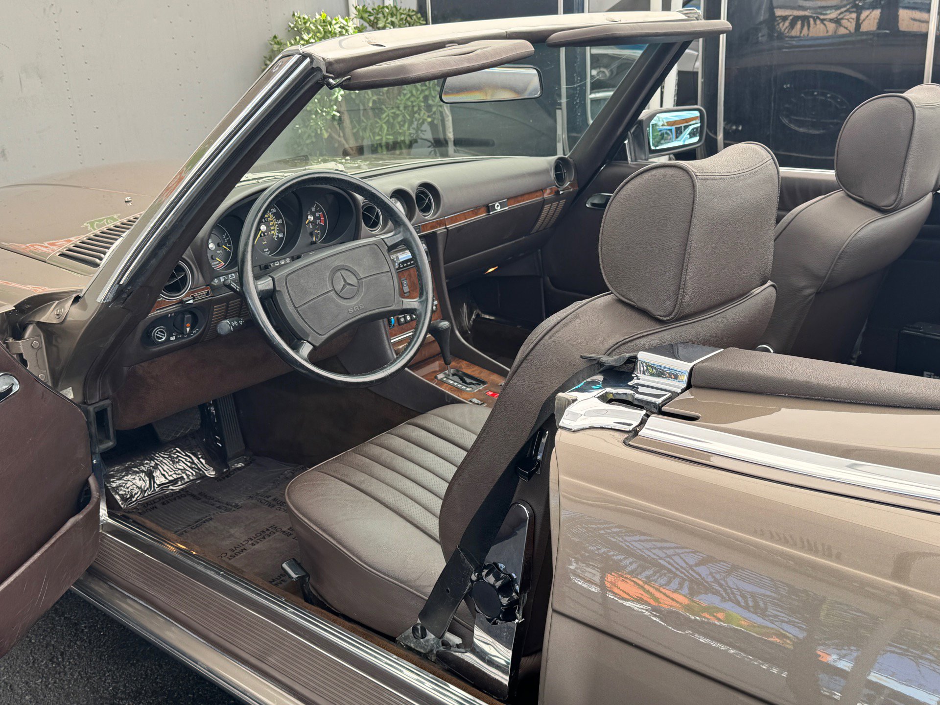 Used 1987 Mercedes-Benz 560 SL image 24