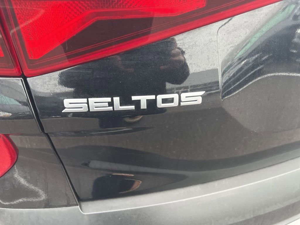 Used 2023 Kia Seltos LX image 9