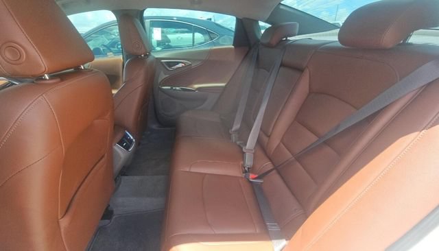 Used 2016 Chevrolet Malibu LT w/ Leather Package FWD image 6