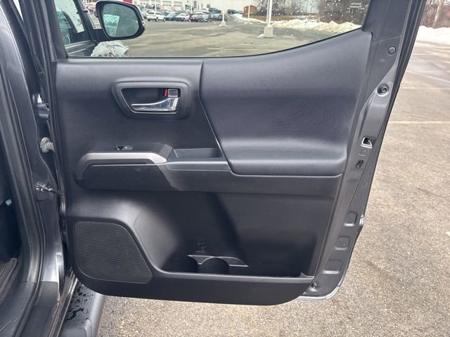 Used 2021 Toyota Tacoma TRD Off-Road image 13