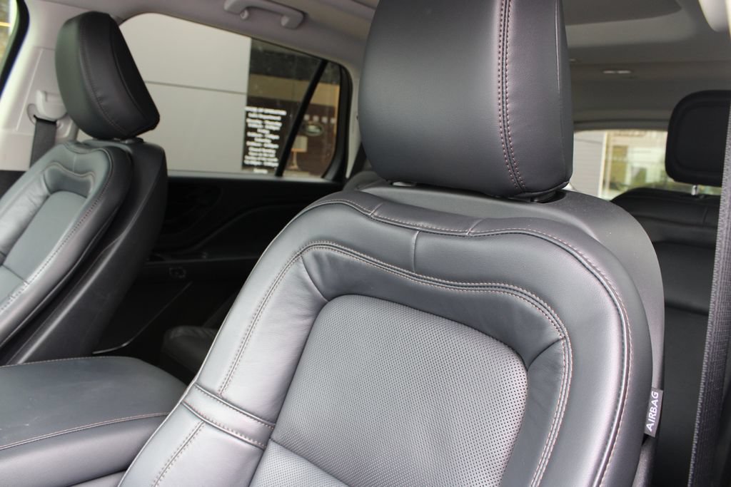 Used 2025 Lincoln Aviator Reserve w/ Jet Appearance Package AWD/4WD image 6