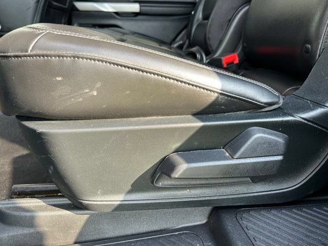 Used 2021 Ford Explorer XLT w/ Equipment Group 202A AWD/4WD image 40