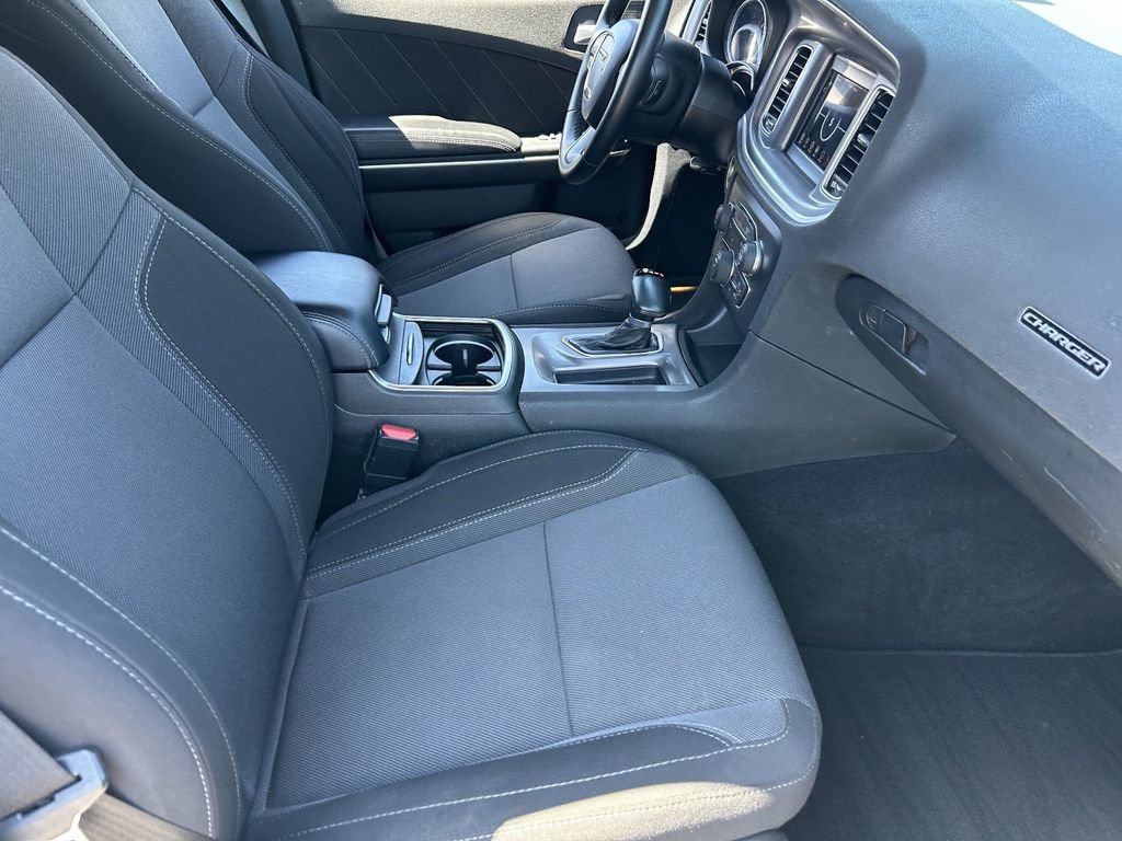 Used 2022 Dodge Charger SXT w/ Driver Convenience Group RWD image 12