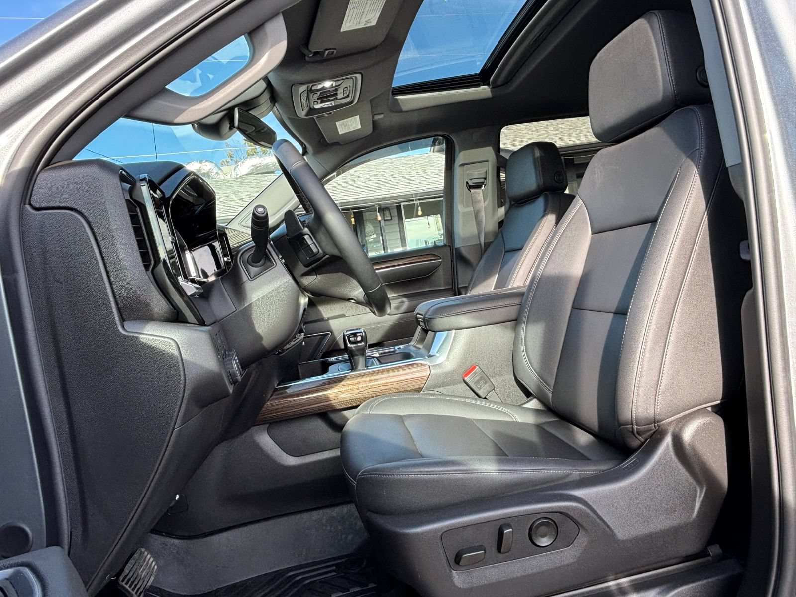 Used 2026 Chevrolet Silverado 1500 LT Trail Boss w/ Safety Package AWD/4WD image 12