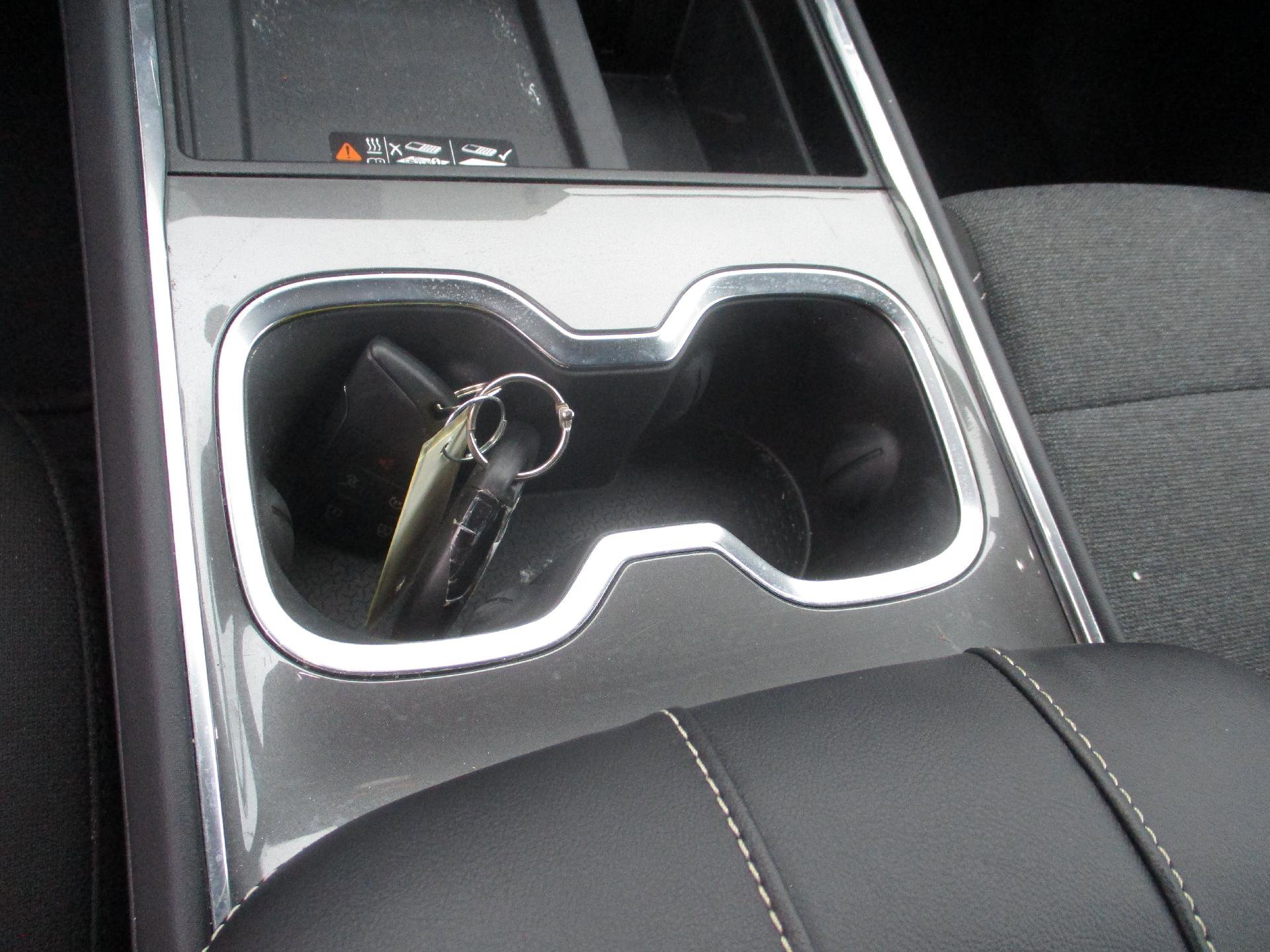 Used 2025 GMC Acadia Elevation image 18