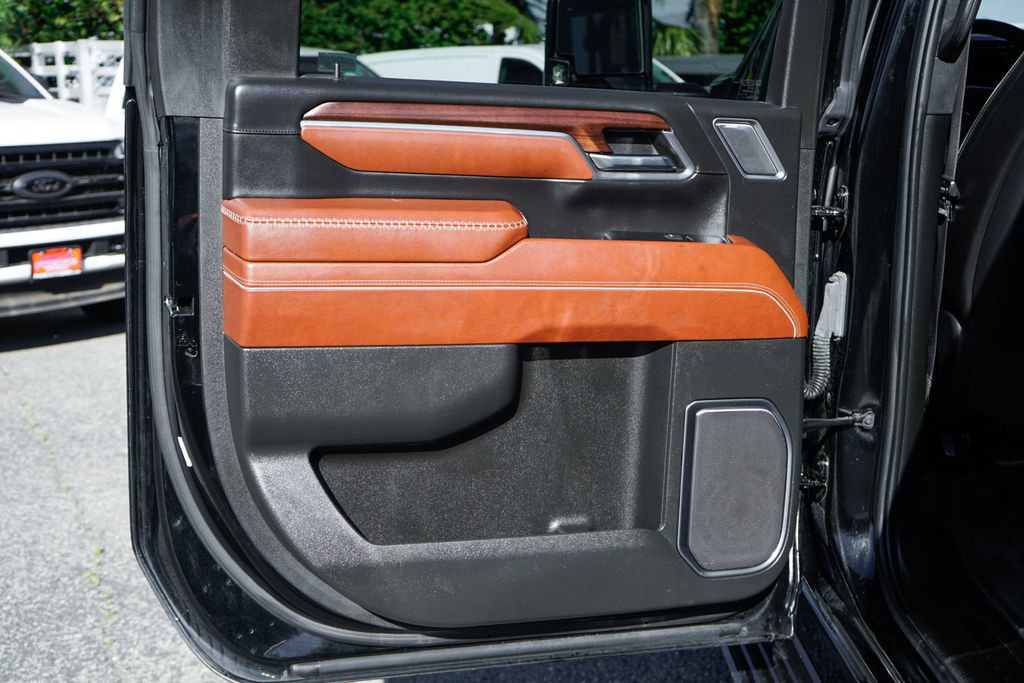 Used 2024 GMC Sierra 3500 Denali Ultimate image 38