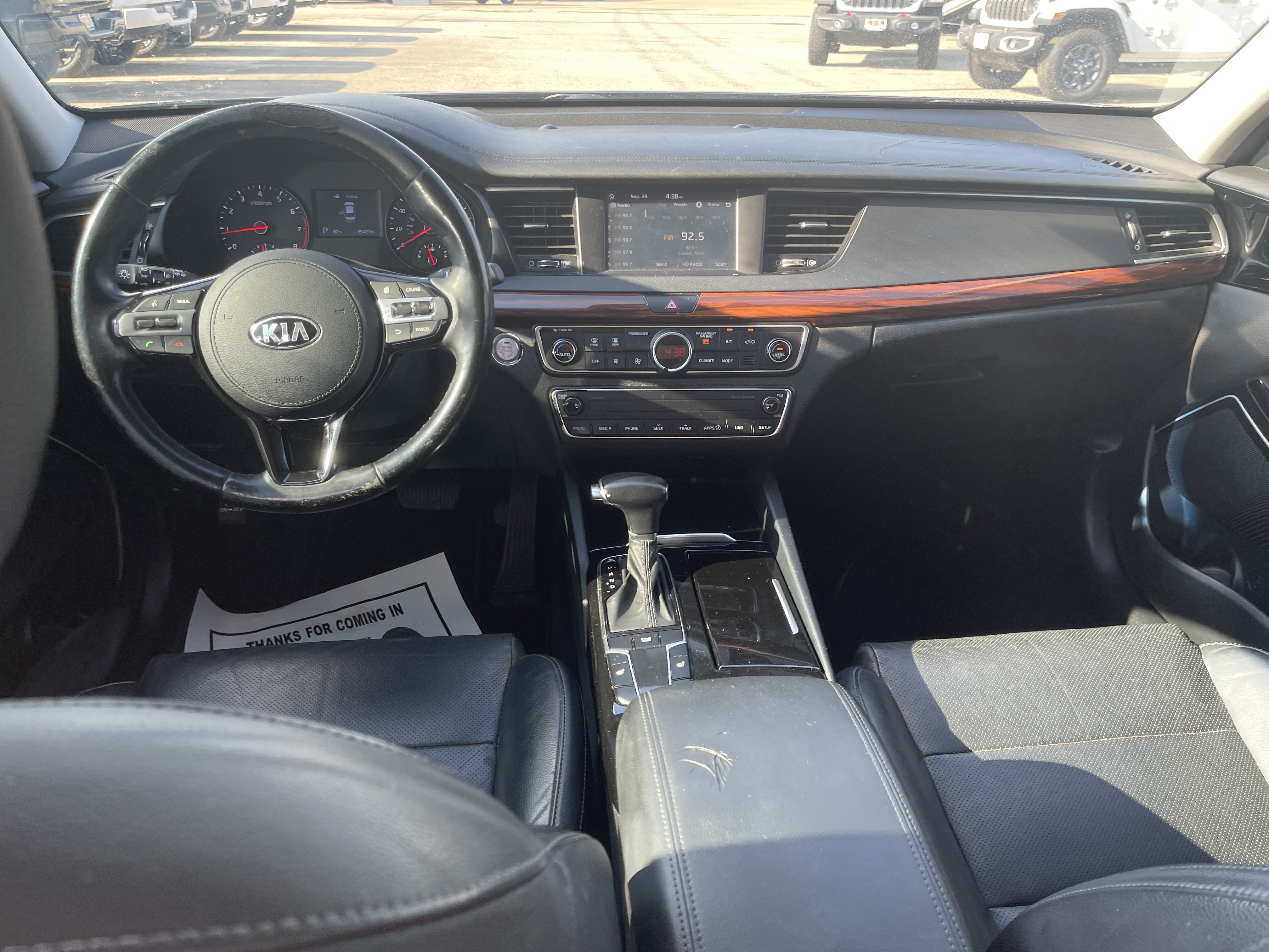 Used 2017 Kia Cadenza Premium FWD image 18