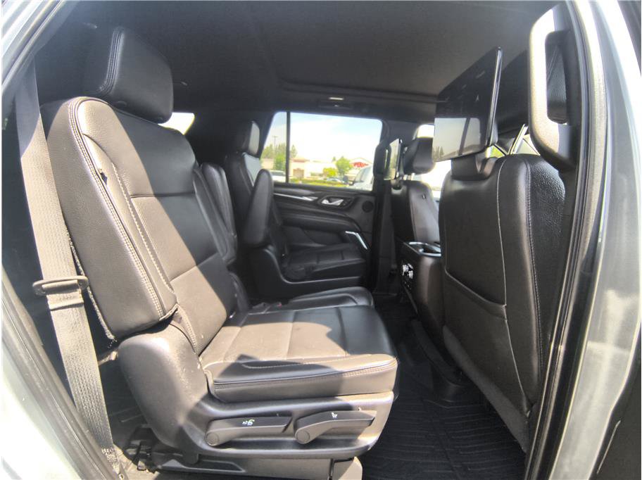 Used 2021 GMC Yukon Denali w/ Denali Premium Package AWD/4WD image 16