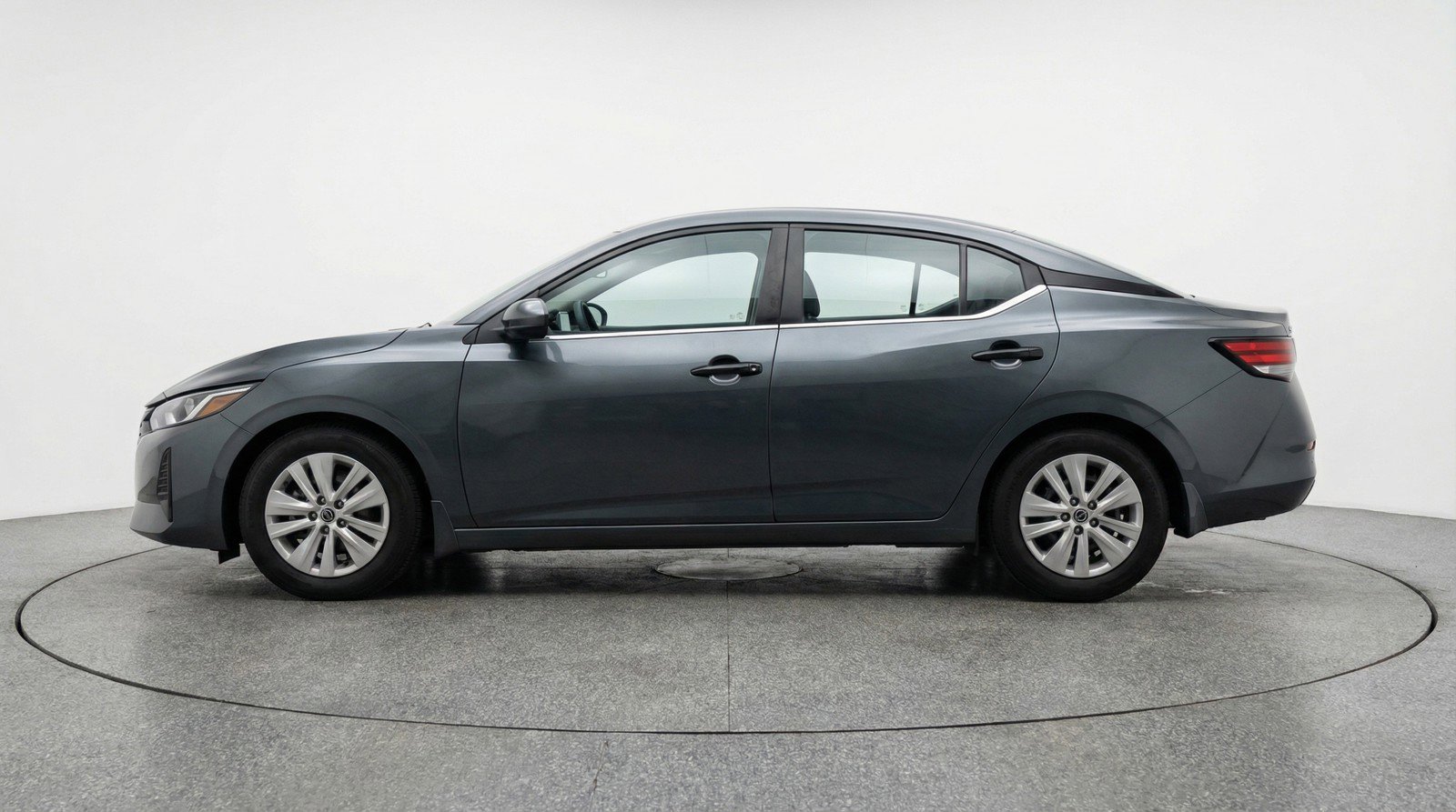 Used 2025 Nissan Sentra S FWD image 5