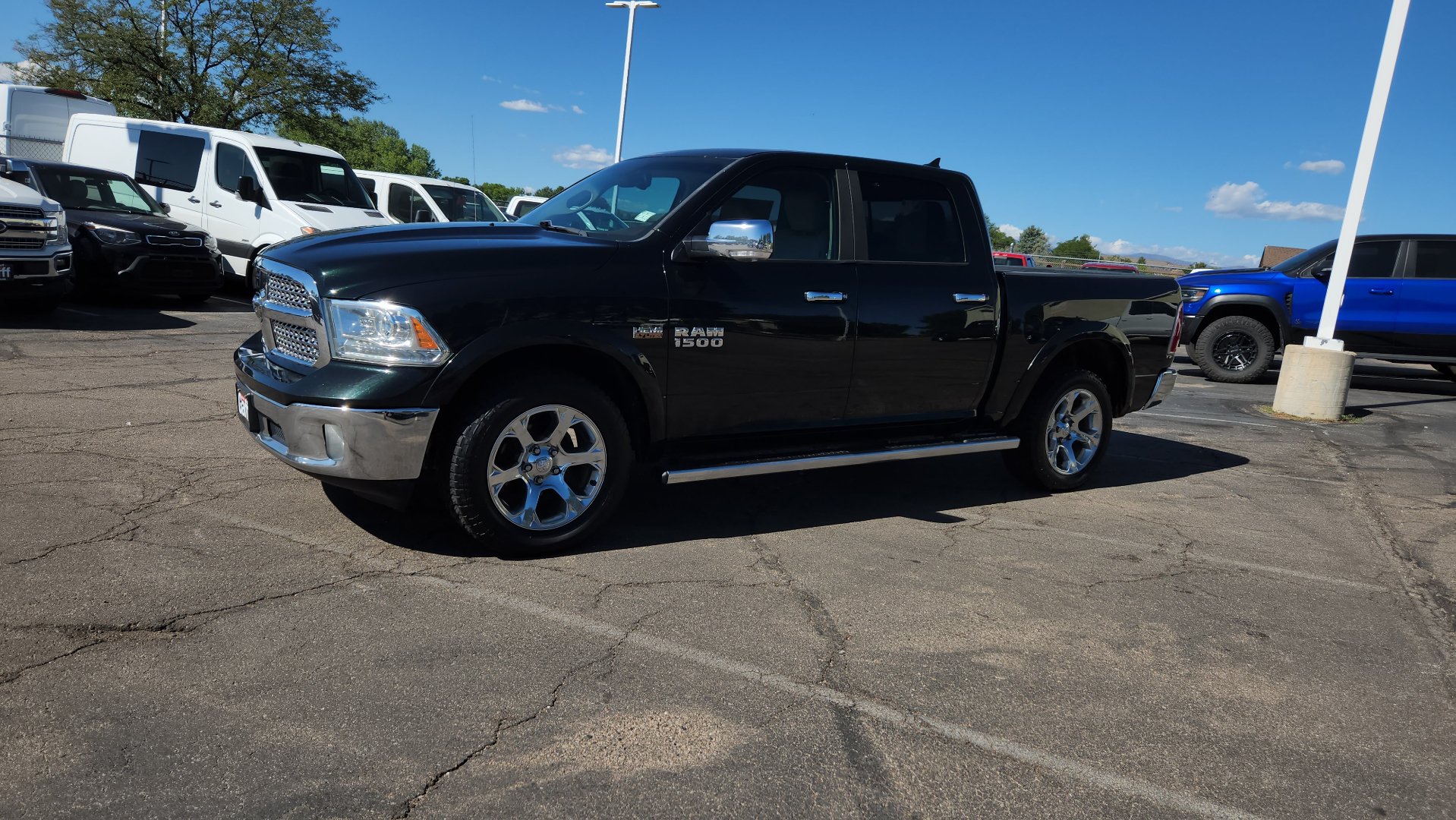 Used 2016 RAM 1500 Laramie AWD/4WD image 3