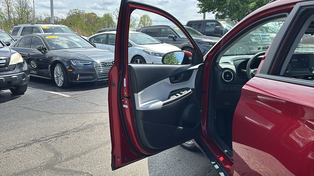 Used 2023 Hyundai Kona SEL w/ Cargo Package AWD/4WD image 11