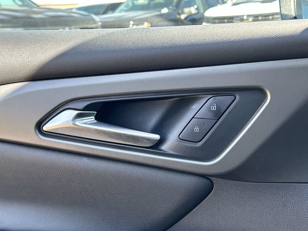 Certified 2025 Chevrolet Traverse LT AWD/4WD image 16