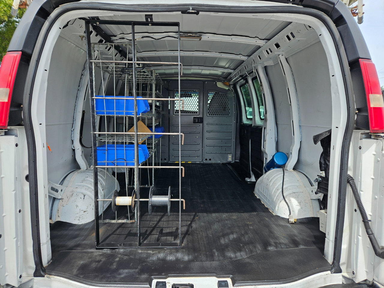 Used 2014 Chevrolet Express 2500 image 20