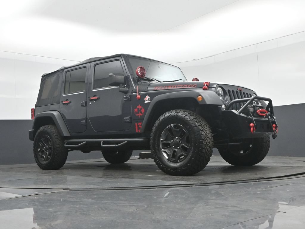Used 2016 Jeep Wrangler Unlimited Rubicon w/ Connectivity Group AWD/4WD image 43