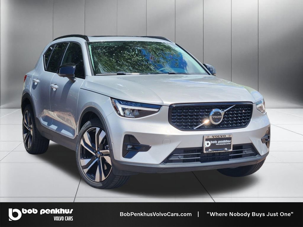 Used 2023 Volvo XC40 B5 Ultimate w/ Protection Package Premier