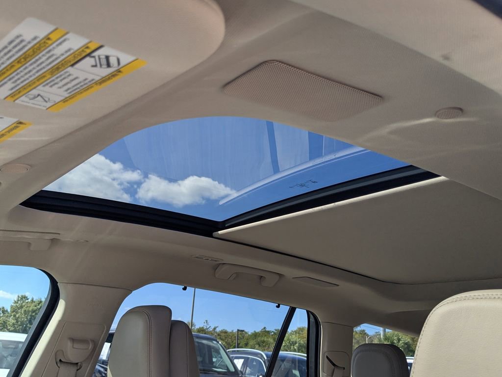 Used 2022 Lincoln Aviator Reserve w/ Equipment Group 201A image 7