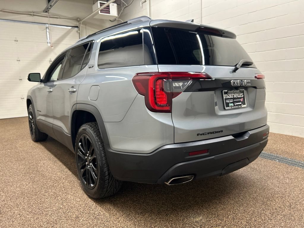 Used 2023 GMC Acadia SLT w/ Elevation Edition FWD image 4