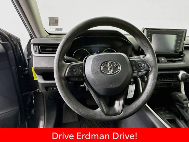 Used 2022 Toyota RAV4 LE FWD image 11