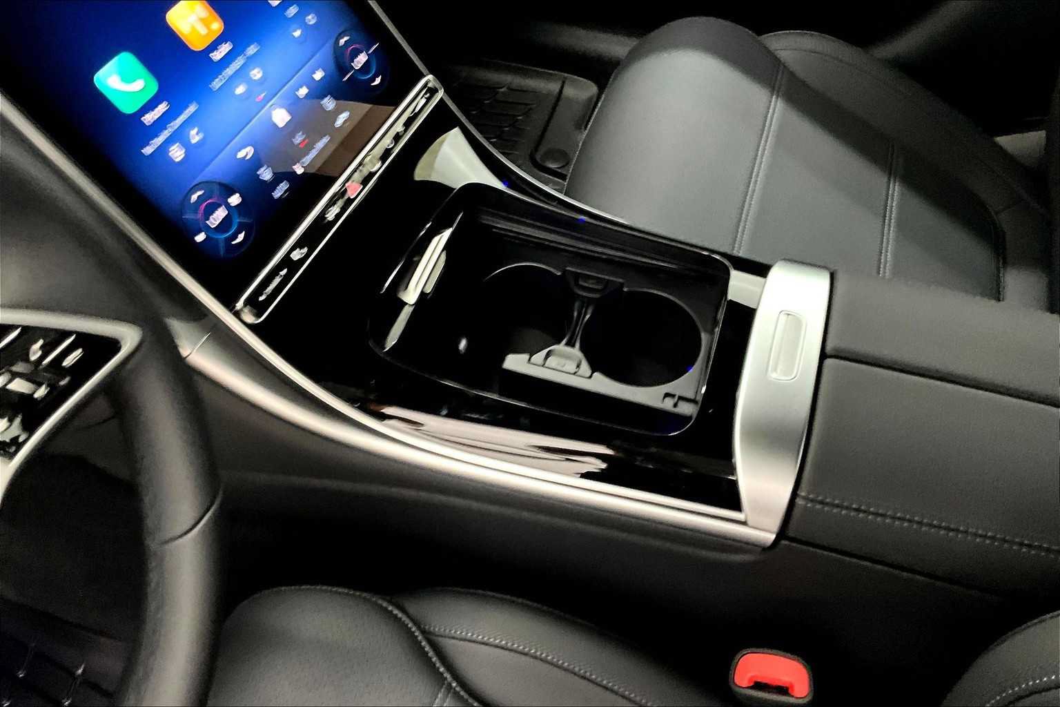 New 2025 Mercedes-Benz C 300 Sedan image 7