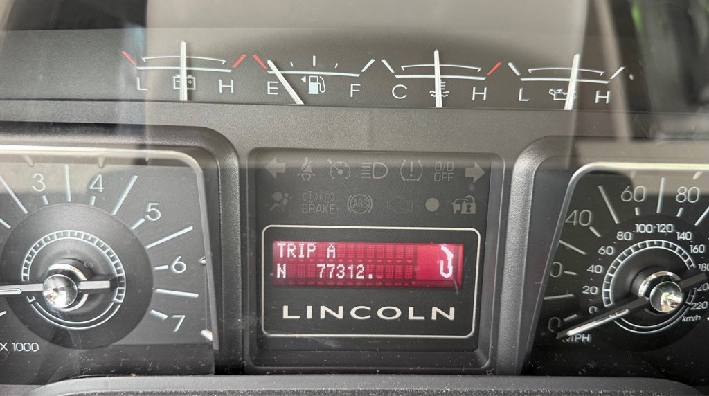 Used 2007 Lincoln Navigator Ultimate image 11