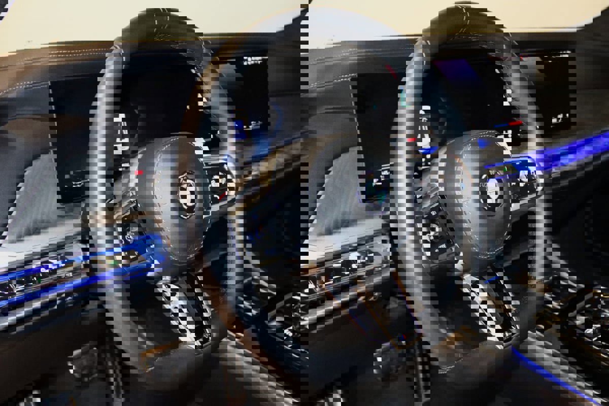 Used 2023 BMW 760i xDrive image 44