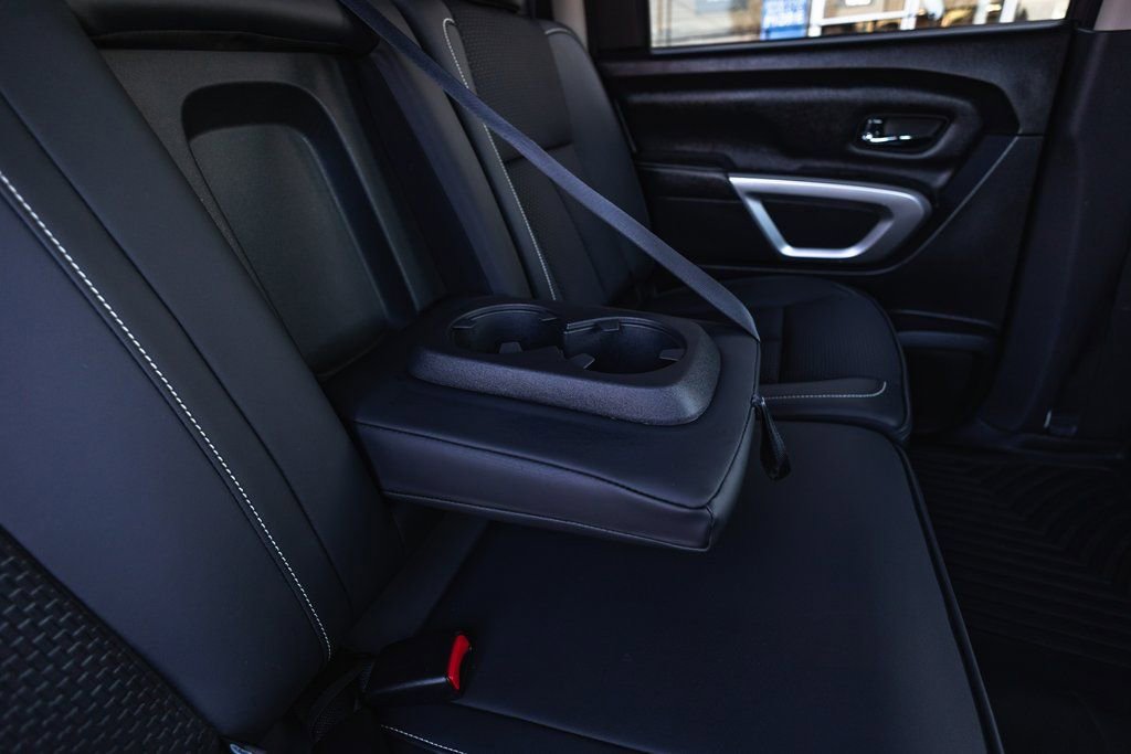 Used 2018 Nissan Titan PRO-4X image 39