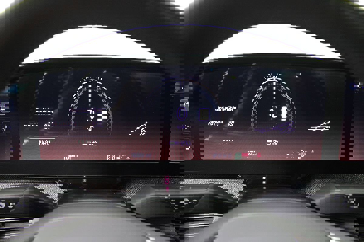 Used 2024 Lucid Air Touring image 16