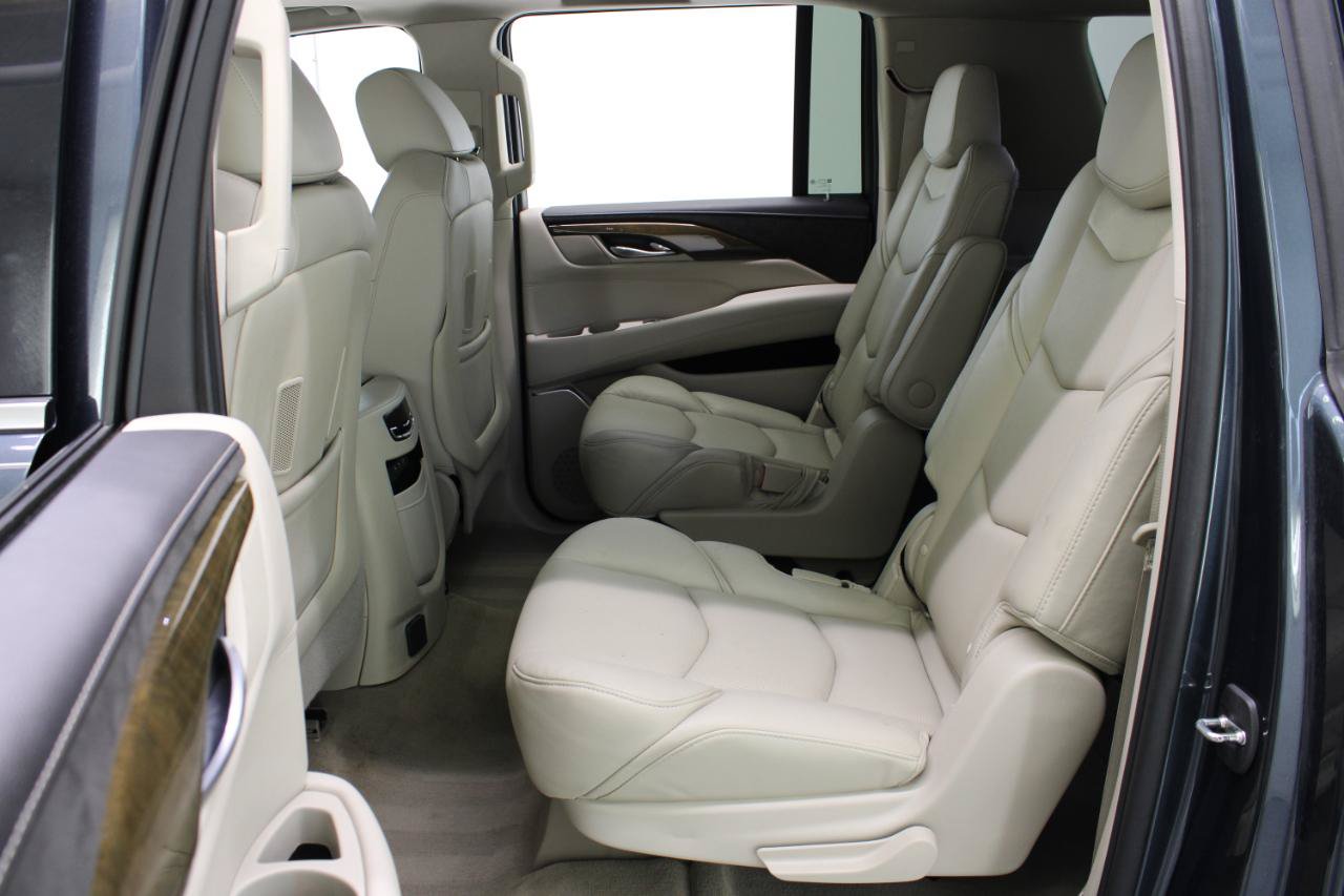 Used 2019 Cadillac Escalade ESV Premium Luxury AWD/4WD image 39