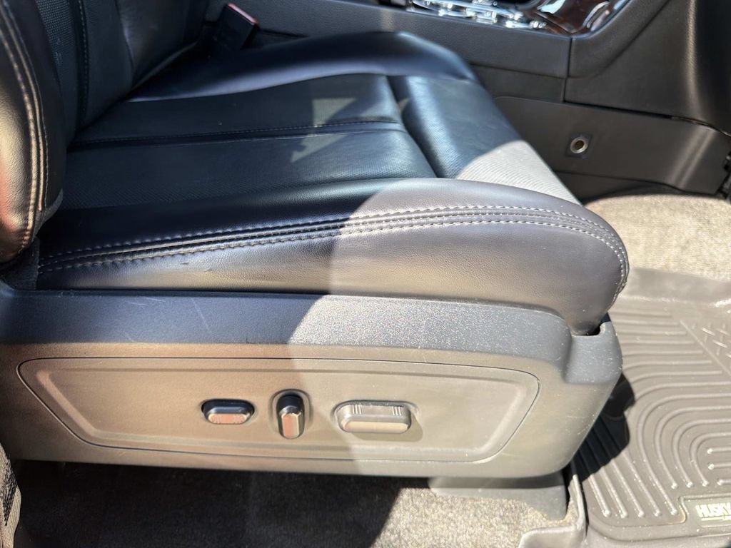 Used 2017 Lincoln Navigator Select RWD image 13