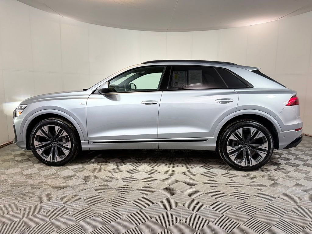 Used 2025 Audi Q8 Premium Plus image 3