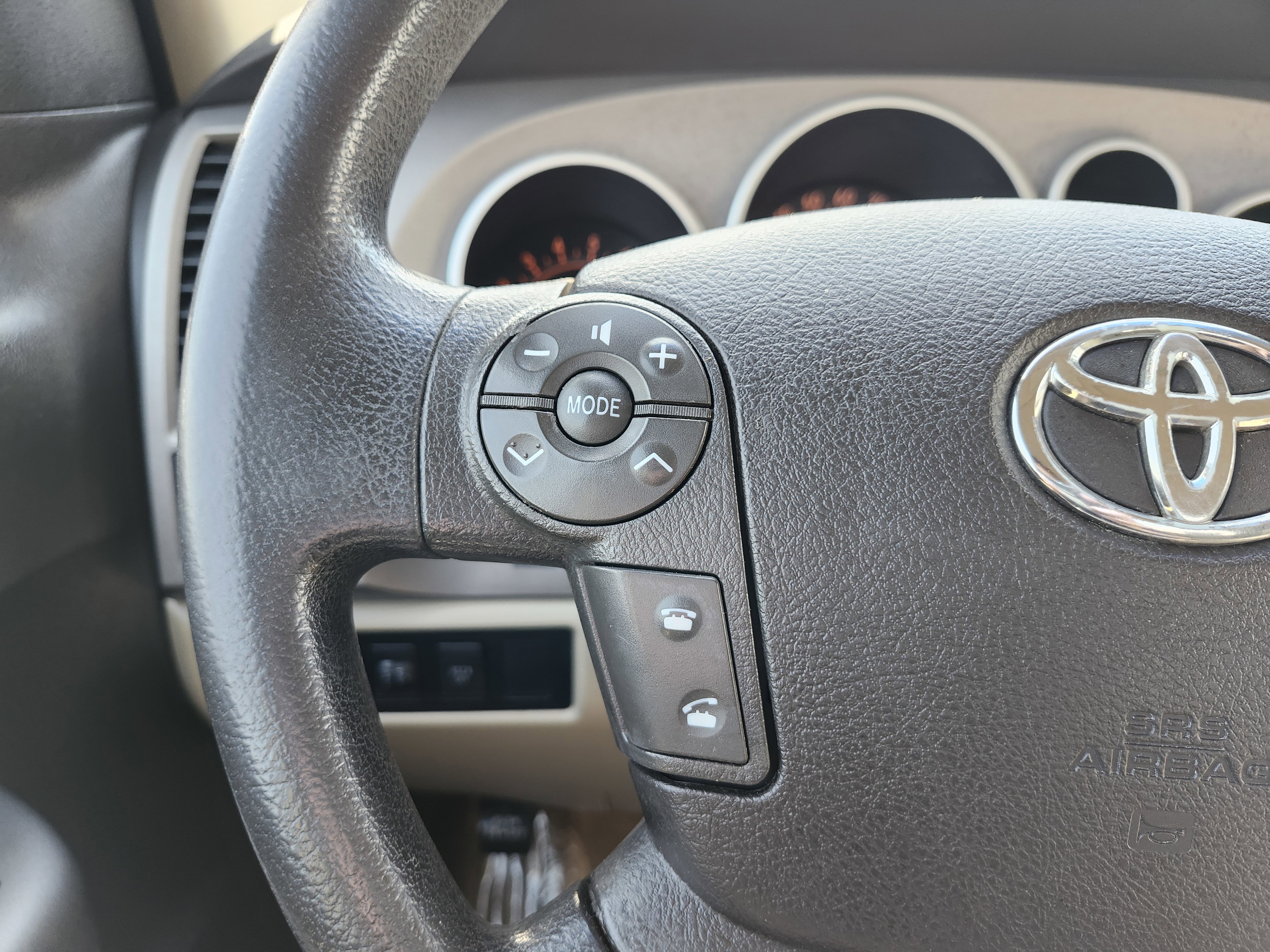 Used 2010 Toyota Tundra 4x4 Double Cab image 29