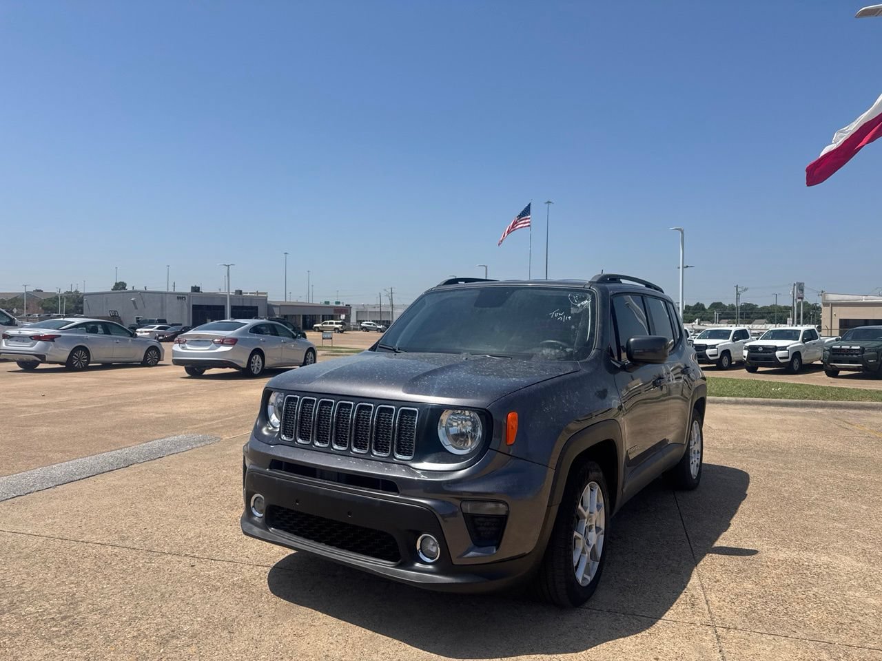Used 2019 Jeep Renegade Latitude FWD image 6