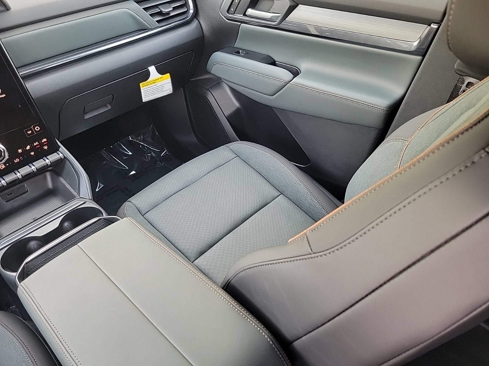 New 2026 GMC Terrain AT4 w/ Convenience Package III AWD/4WD image 12