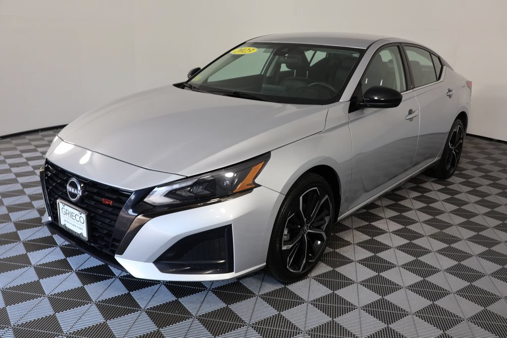 Used 2023 Nissan Altima 2.5 SR AWD/4WD image 4