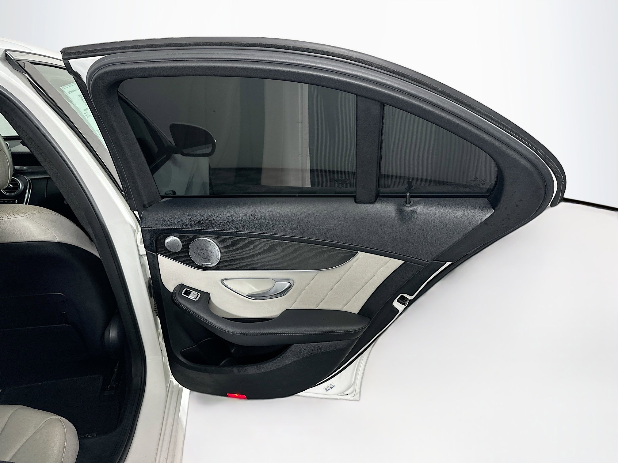 Used 2015 Mercedes-Benz C 400 4MATIC image 28