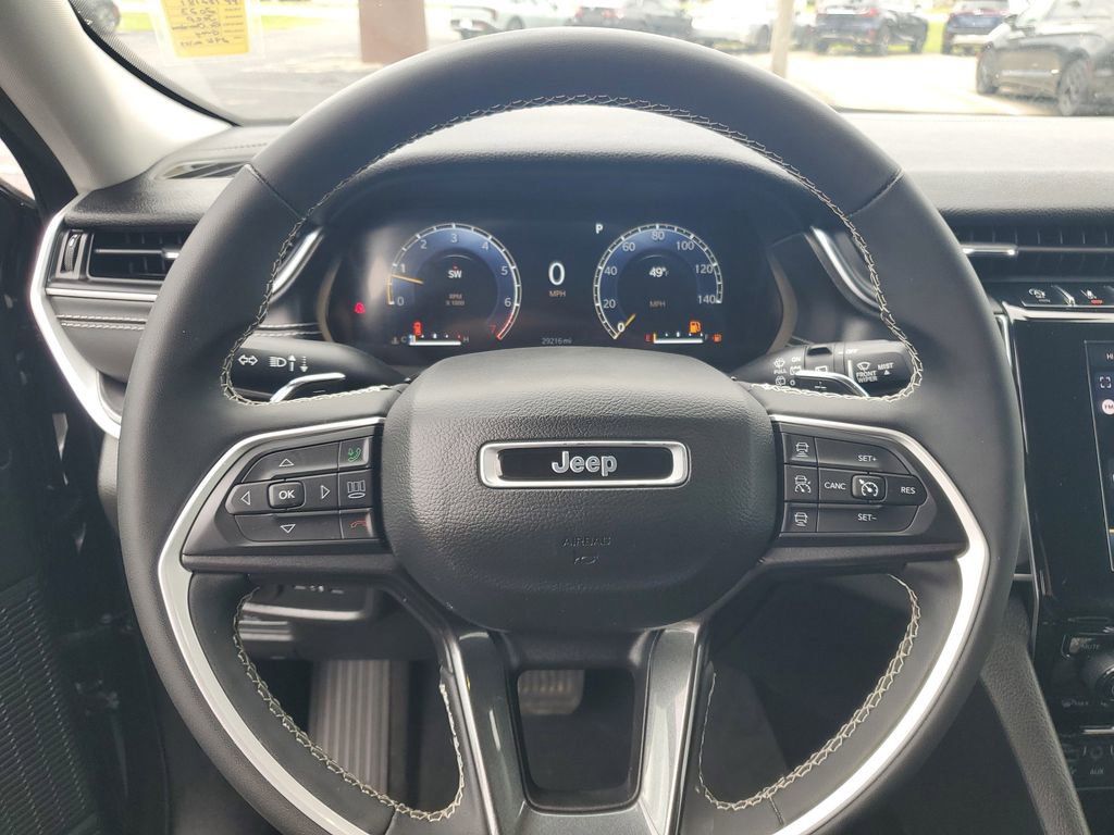 Used 2023 Jeep Grand Cherokee L Laredo image 10