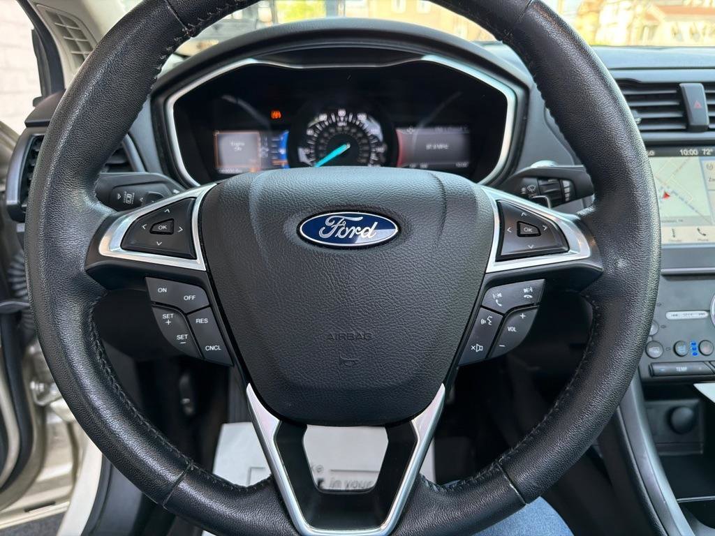 Used 2017 Ford Fusion Titanium AWD/4WD image 11