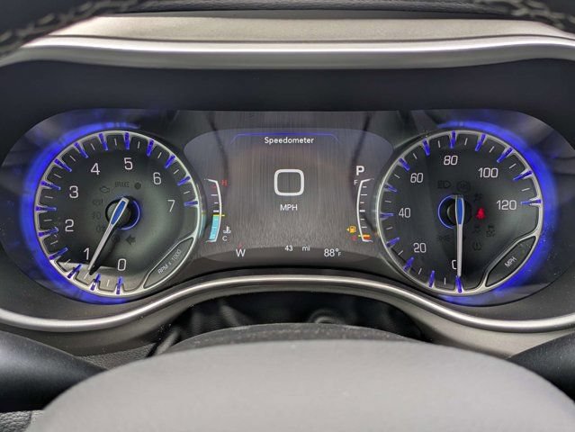 New 2027 Chrysler Pacifica Limited FWD image 30