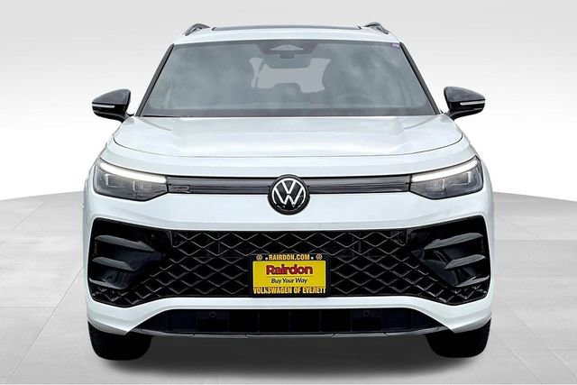 New 2025 Volkswagen Tiguan SE R-Line image 17