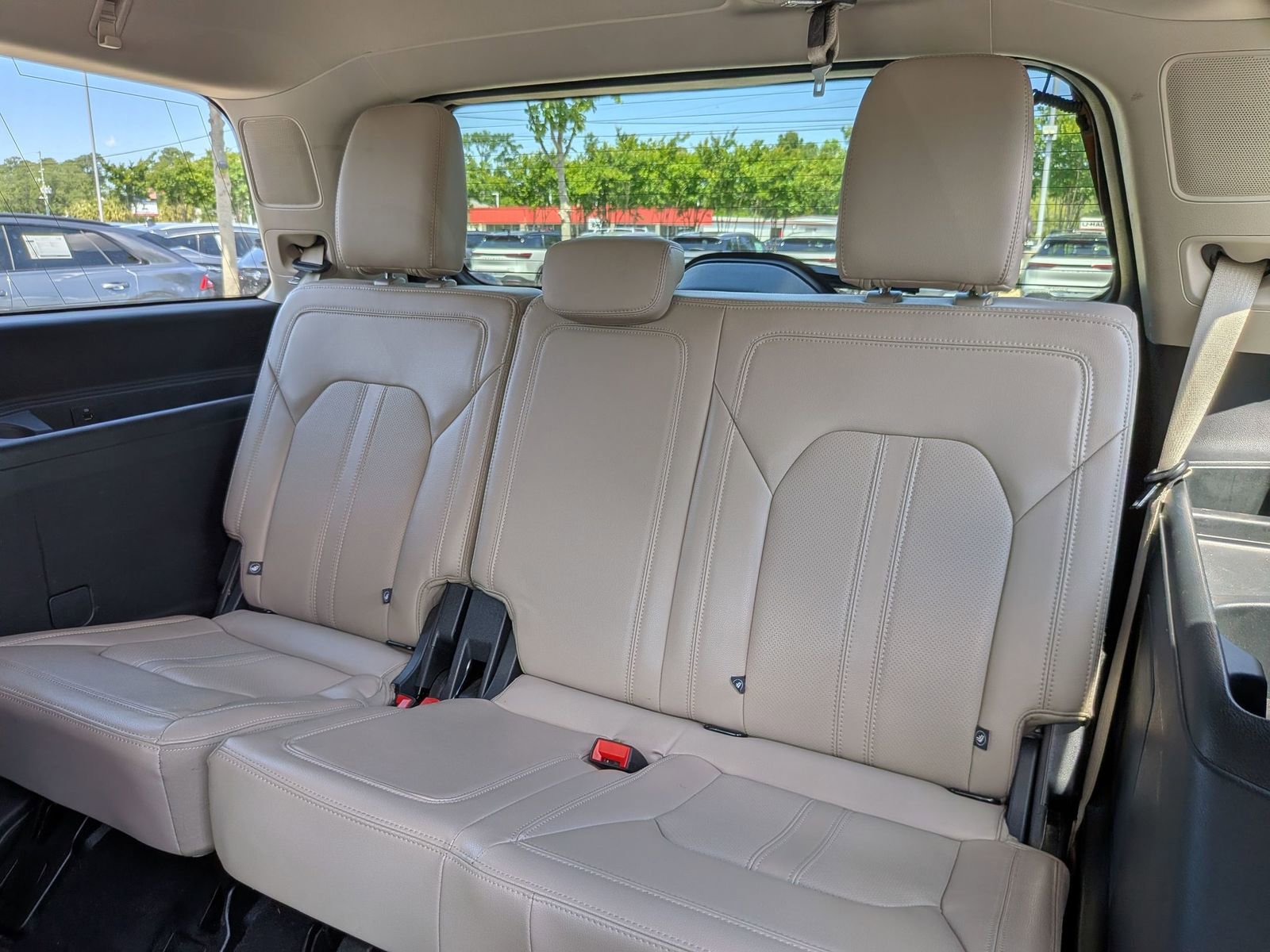 Used 2024 Ford Expedition Limited RWD image 32