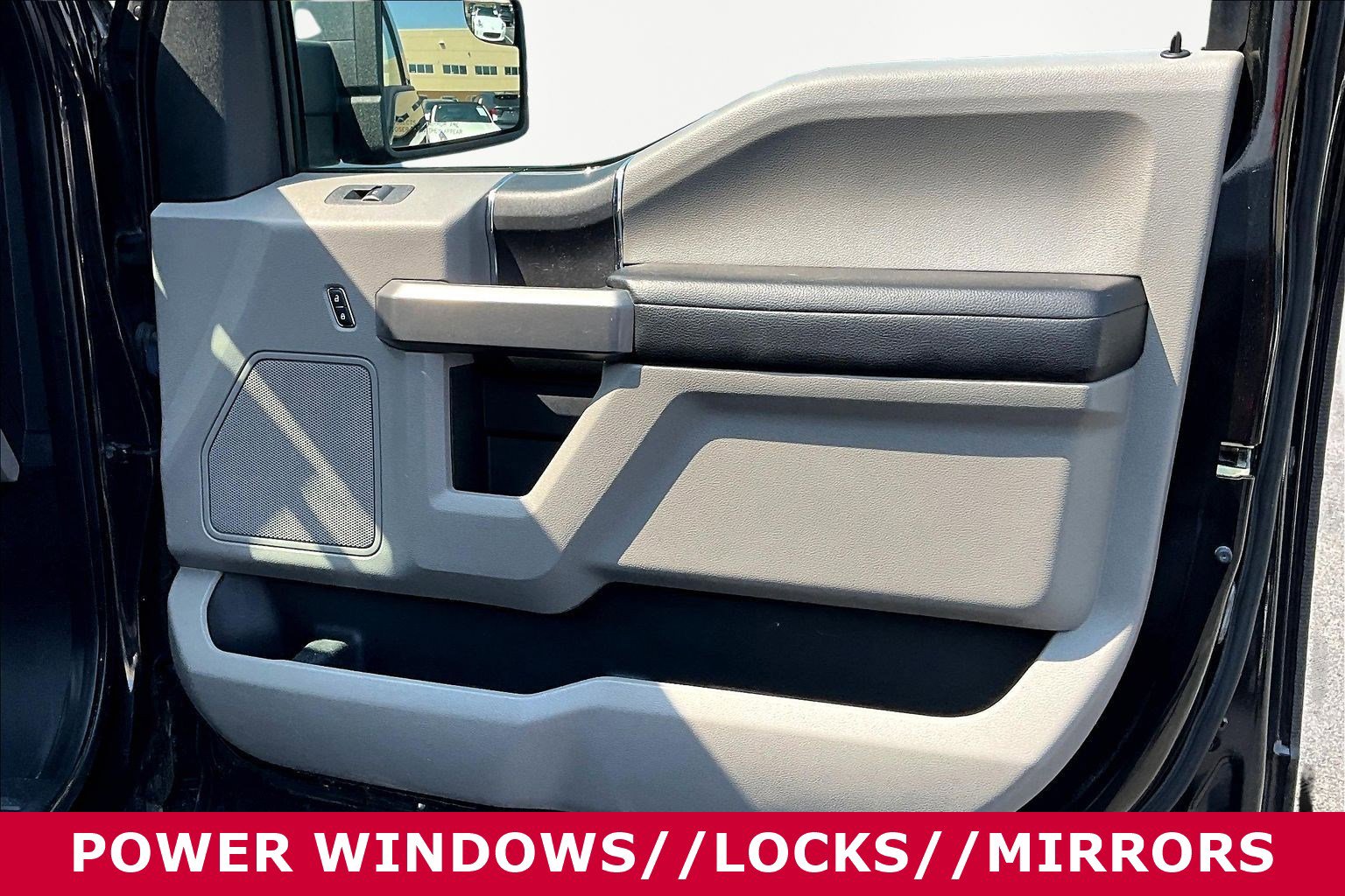 Used 2015 Ford F150 XLT image 25