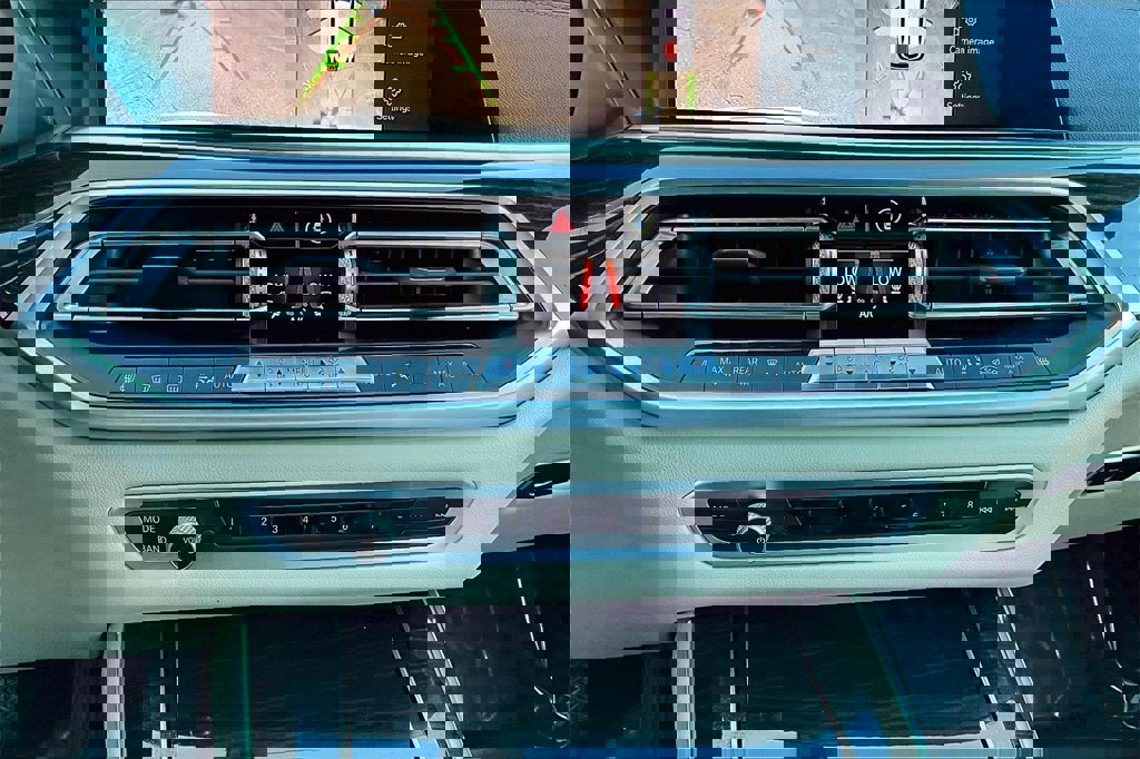 Used 2019 BMW X5 xDrive40i w/ Convenience Package image 31