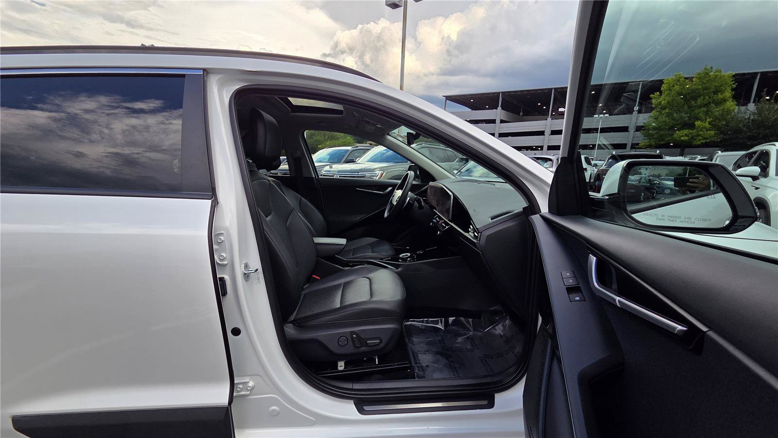Certified 2023 Kia Niro Wave w/ Wave Preserve Package FWD image 30