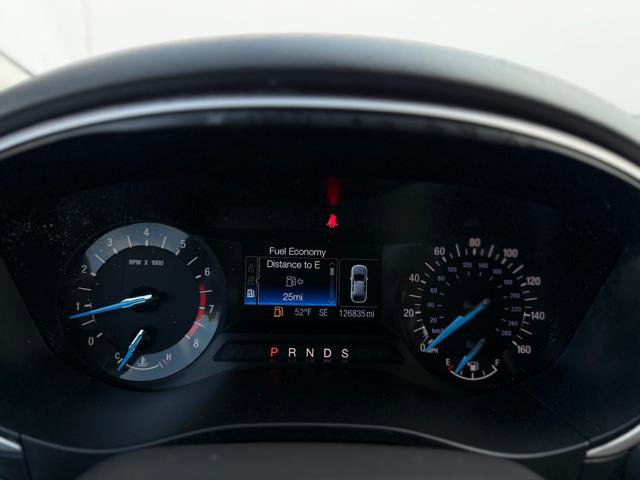 Used 2015 Ford Fusion SE FWD image 19